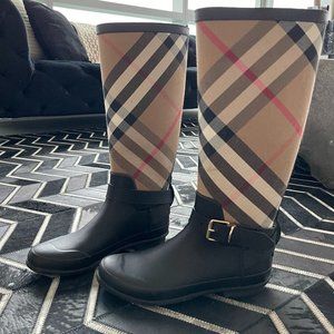 Burberry Boots 7.5US/38EUR